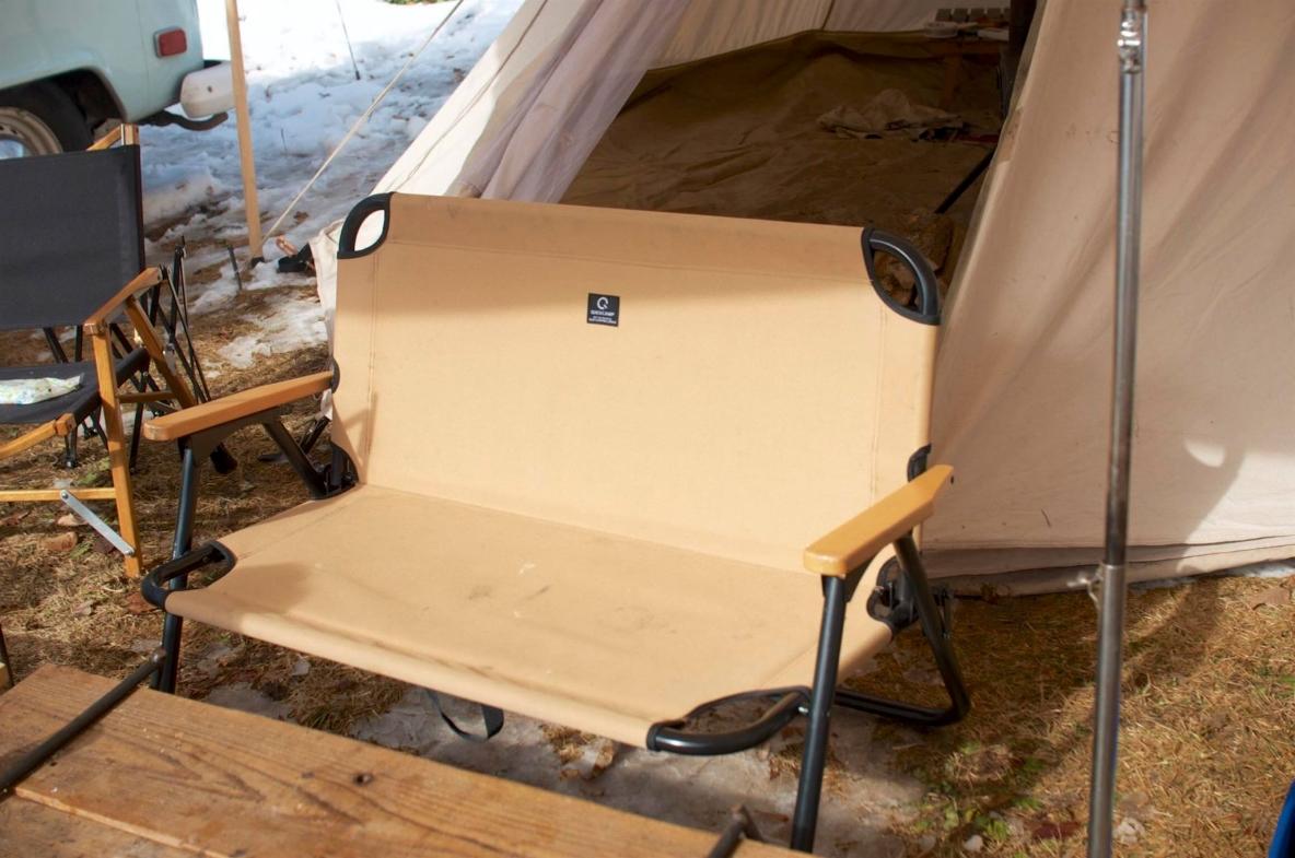 設営・撤収は1分！ クイックキャンプのベンチがあれば、外でもゆったり