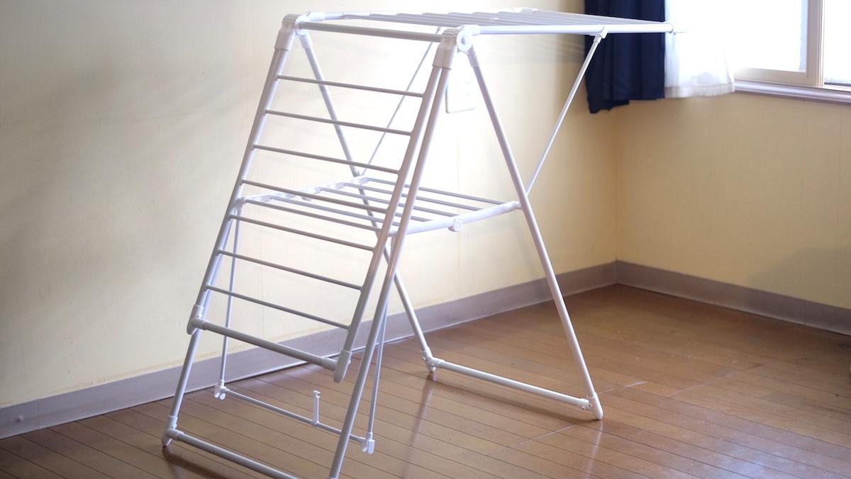 カインズの「折りたたみ物干し横型」は部屋干しの最適解かも。バス 