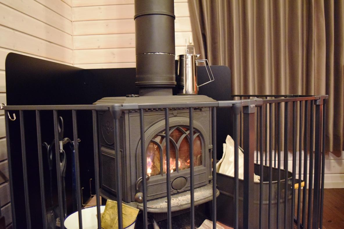 スノーピークのクラシックケトルで、薪ストーブライフが更に心地よく