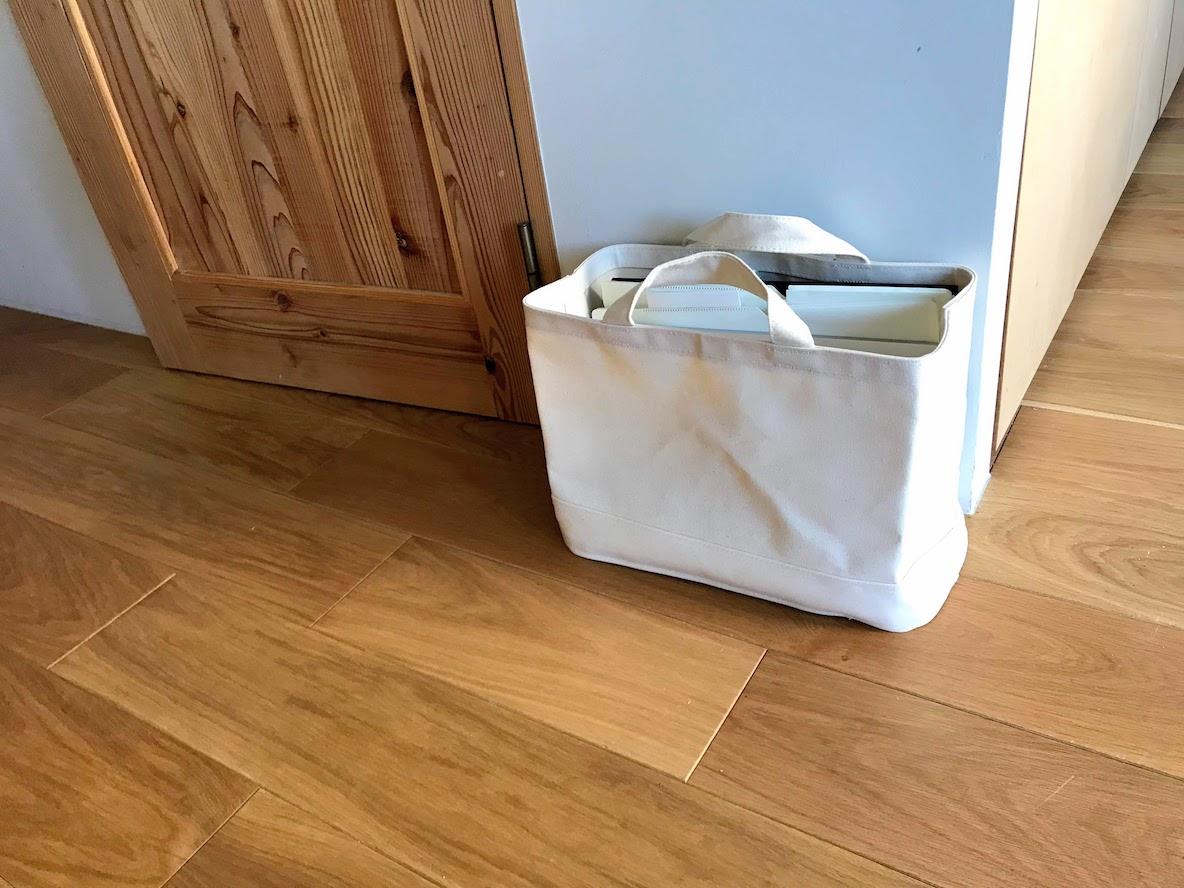 とりあえず収納」にも使える！ 無印良品のトートみたいなバスケットで
