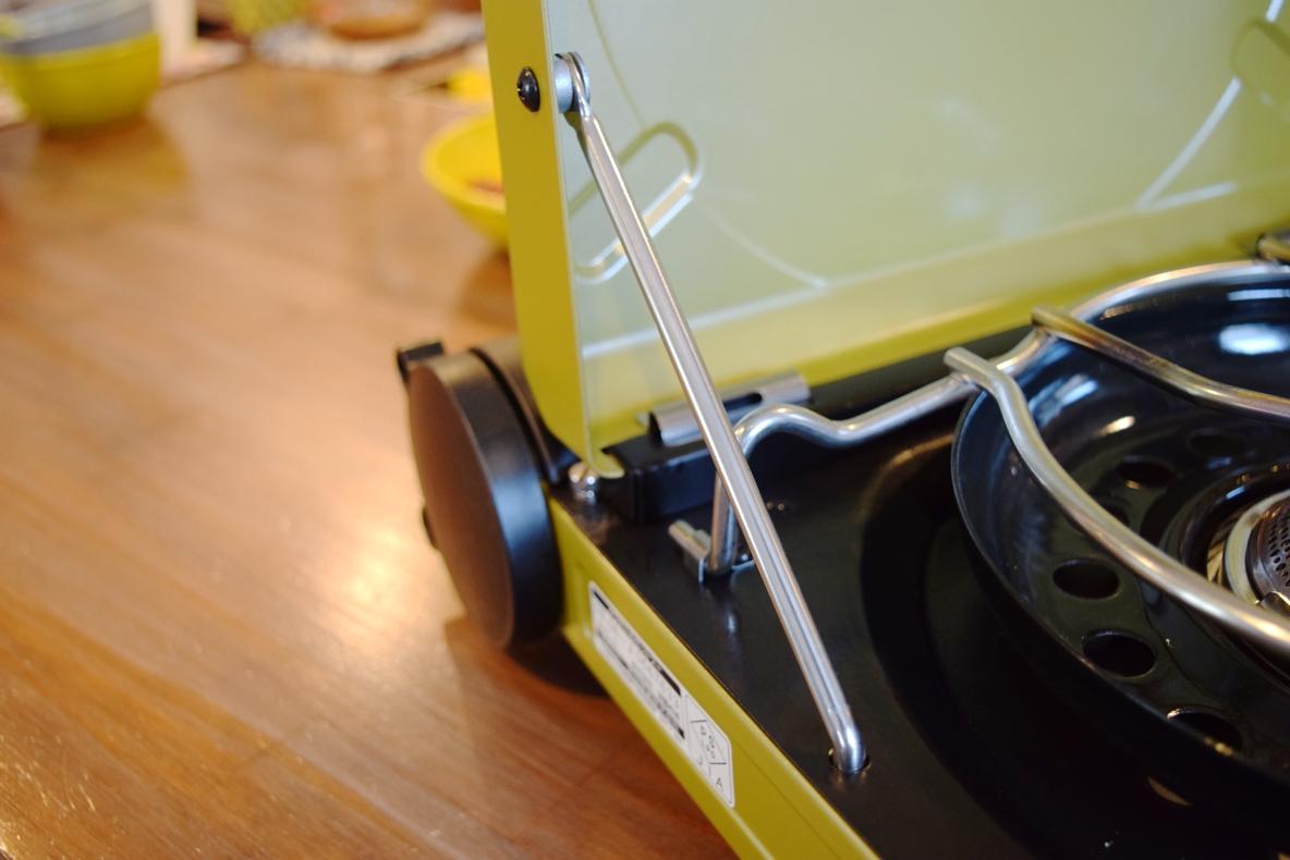 アウトドア 調理器具 イワタニの「カセットフー マーベラスⅡ」はがっつり風を防いでくれる 