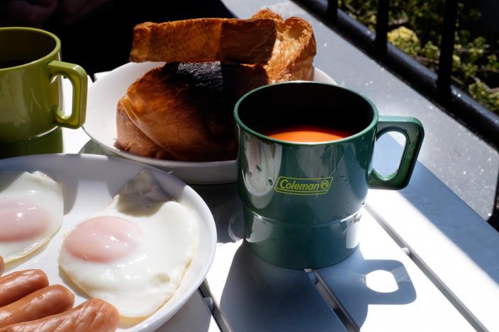 コールマンのマグで、毎日のお昼ごはんが「おうちキャンプ」になった