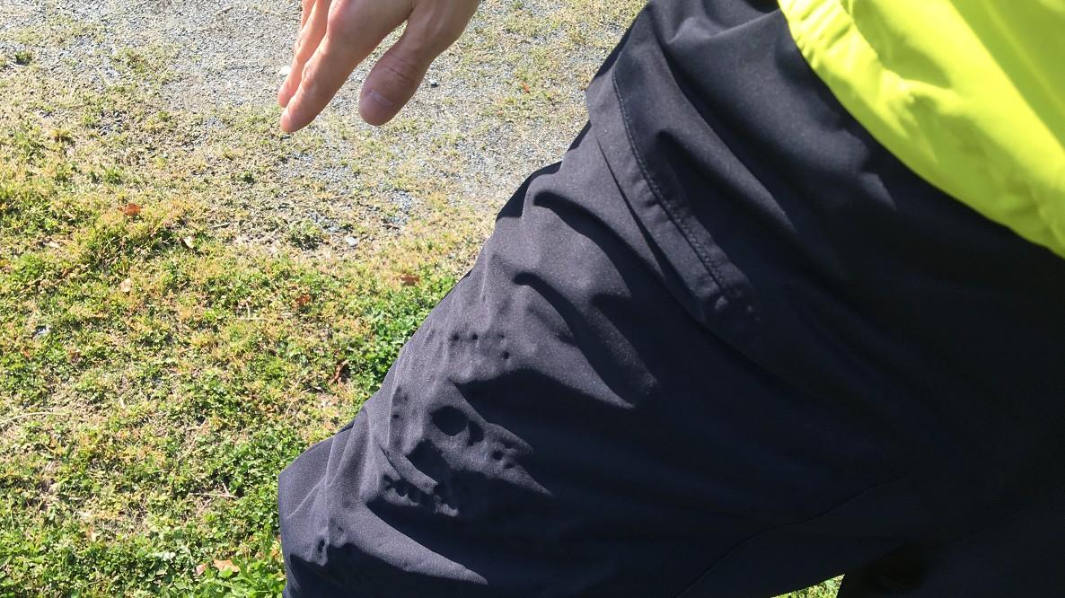 モンベルのサイクルレインパンツは、防水なのに蒸れ知らず