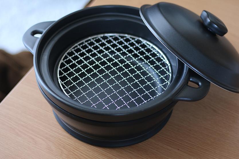 今こそおうちでキャンプ飯。サーモスの煙の出ない燻製器、室内