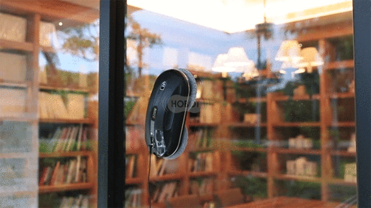 A cleaning robot that makes your windows sparkle in just 10