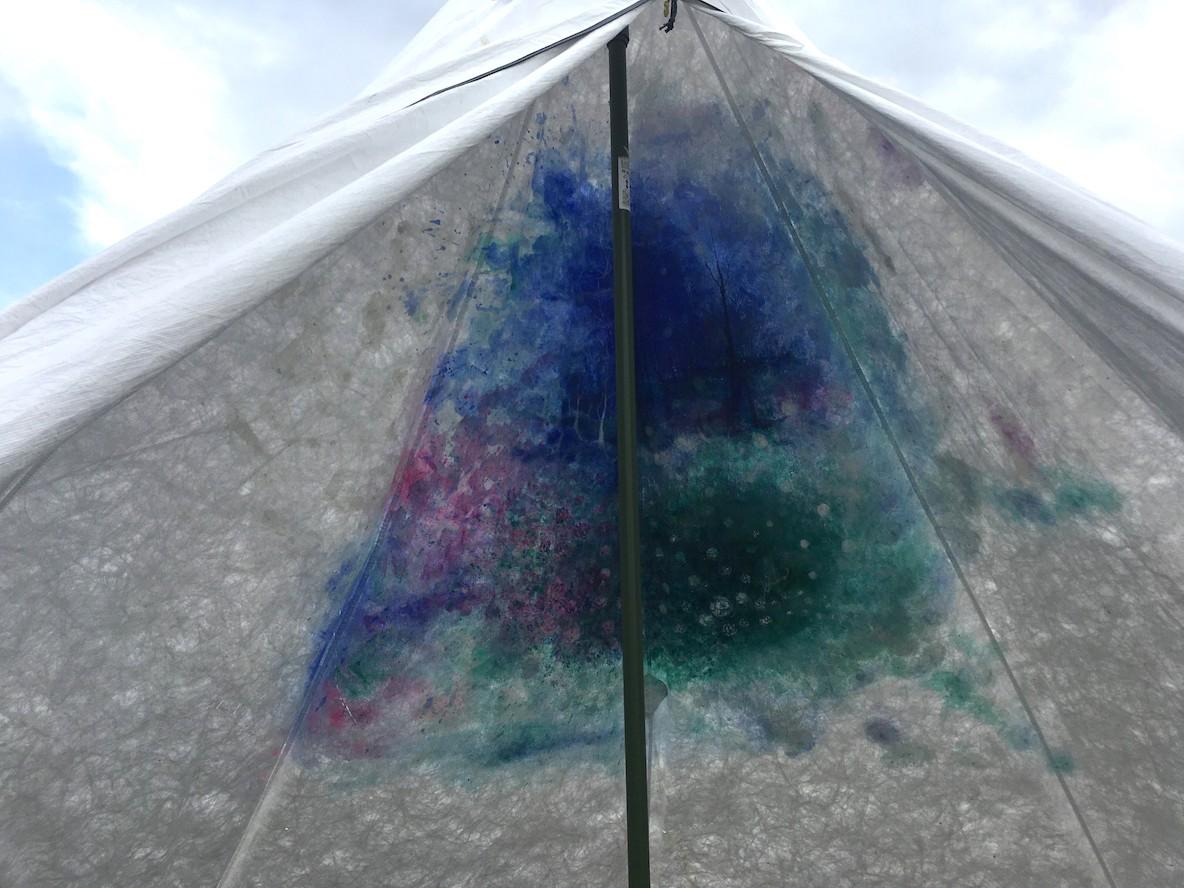 ローカスギアのテントは持ち運べるキャンバスなのかもね。さぁ、絵に導