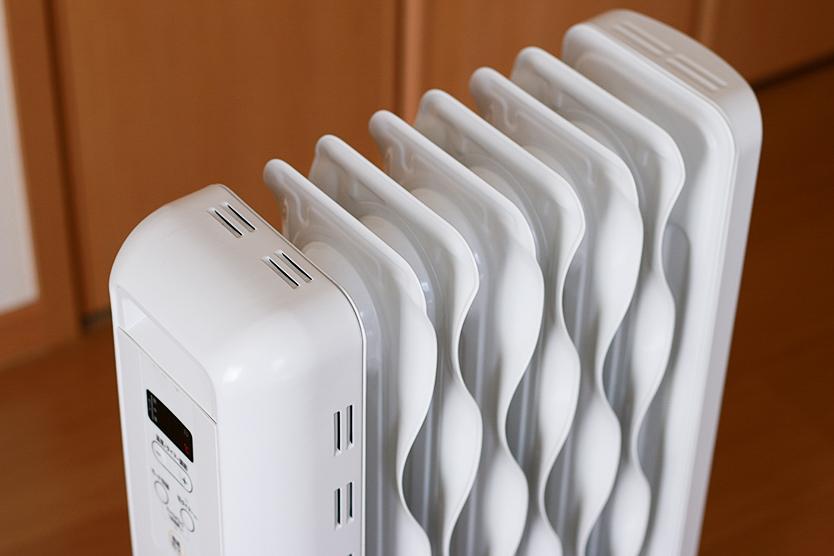 オイルヒーター アイリスオーヤマ 8畳 ヒーター ウェーブ型オイル