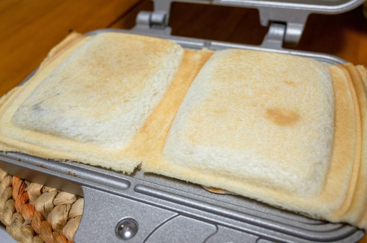 スノーピークの「ホットサンドクッカー トラメジーノ」で朝食作り
