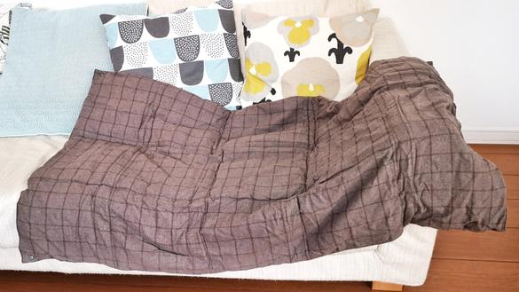 無印良品の「コンパクトダウンひざ掛け」は在宅ワークのおともに