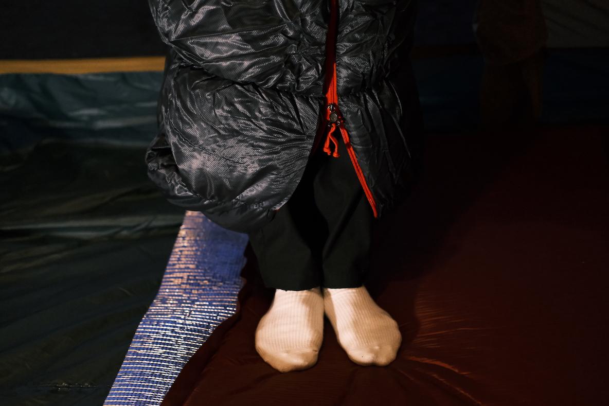 コールマンの冬用シュラフは腕・足を出せる仕様で暖かさと身軽さを両立