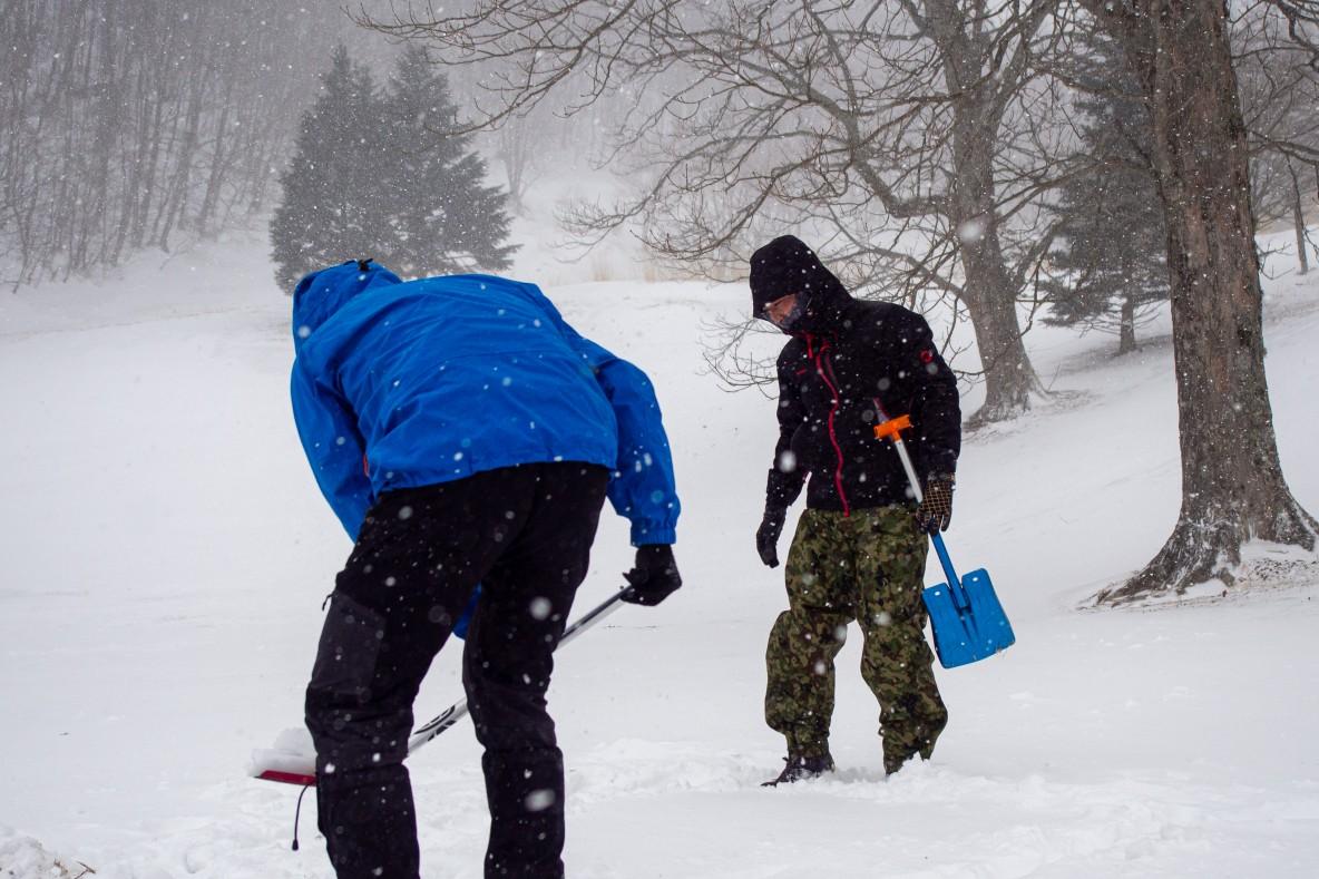 BCAの「BOMBERSHOVEL B-1EXT」を雪山登山初心者にすすめたい理由。軽量