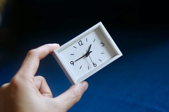 無印良品らしいシンプルなデザインが光る「駅の時計・ミニサイズ」は 