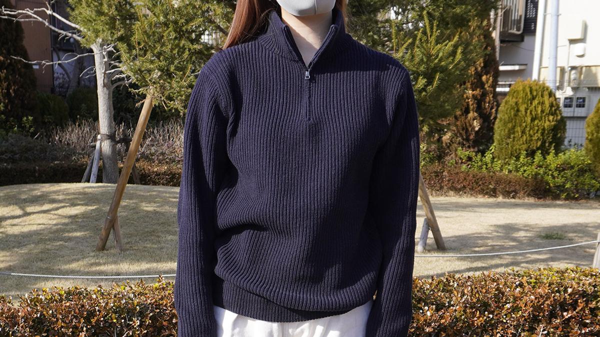 ユニクロの「ハーフジップセーター」は“着回しやすさ”でいったら一軍 