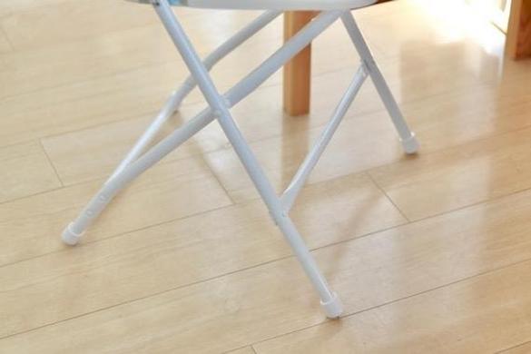 無印良品の「白いパイプチェア」はホームオフィスにぴったりなデザイン