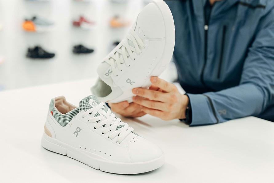Onの「THE ROGER Advantage White 」