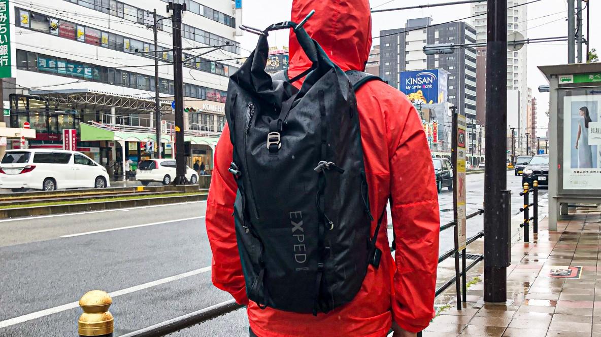 EXPEDの「Black Ice 30」はどんな大雨でも絶対濡れない安心感。完全