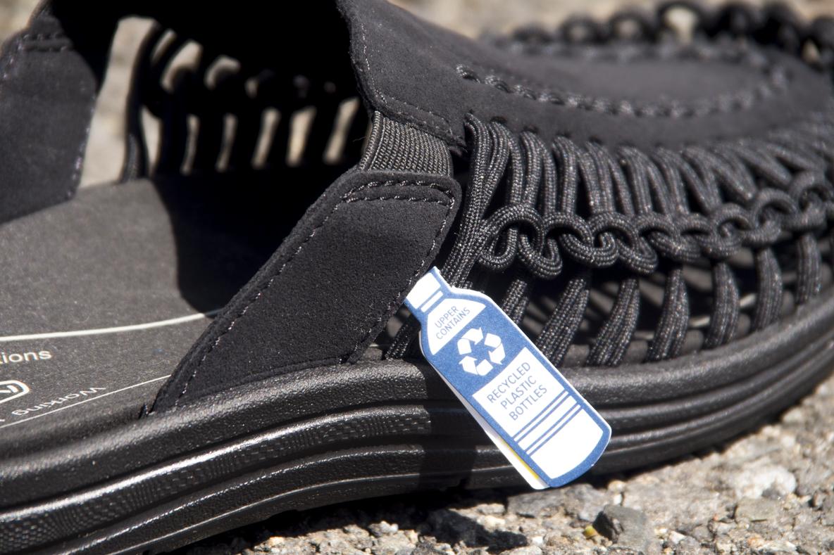 KEENの人気サンダル「UNEEK SLIDE」がフィット感抜群なのに超身軽！ 春