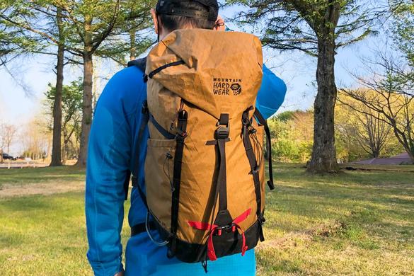 マウンテンハードウェアの「スクランブラー25バックパック」は◇模様に  