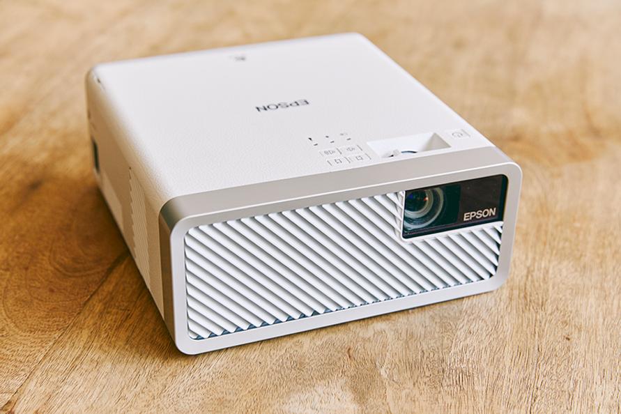 エプソンのプロジェクター「EF100」