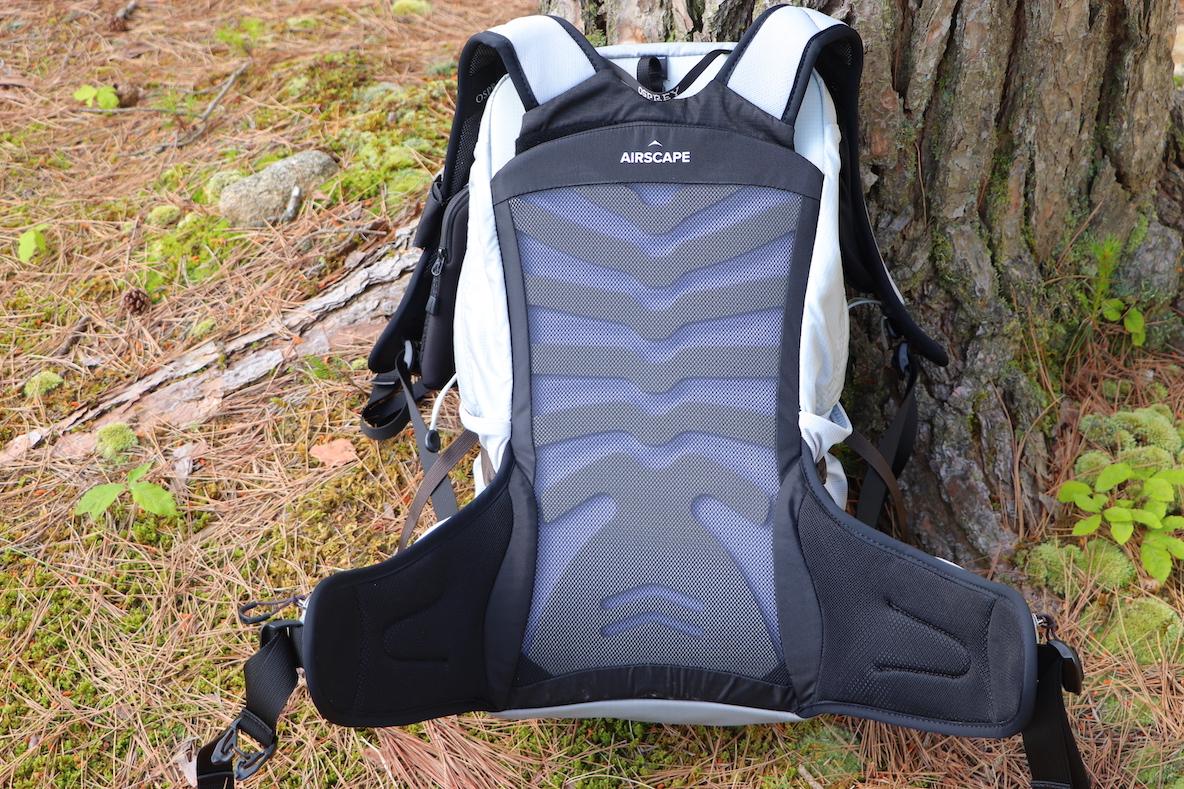 円高還元 OSPREY テンペスト24 ⭐︎レディース 日帰りザック最適 登山