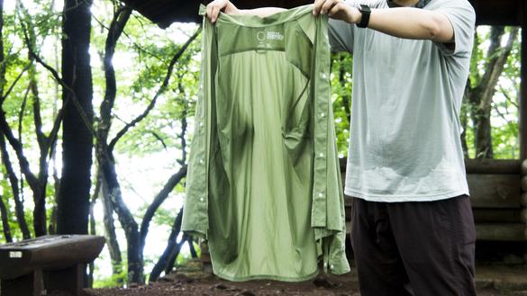 あまりの軽さに驚いてしまう！ わずか88gで高性能「山と道 UL Shirt 