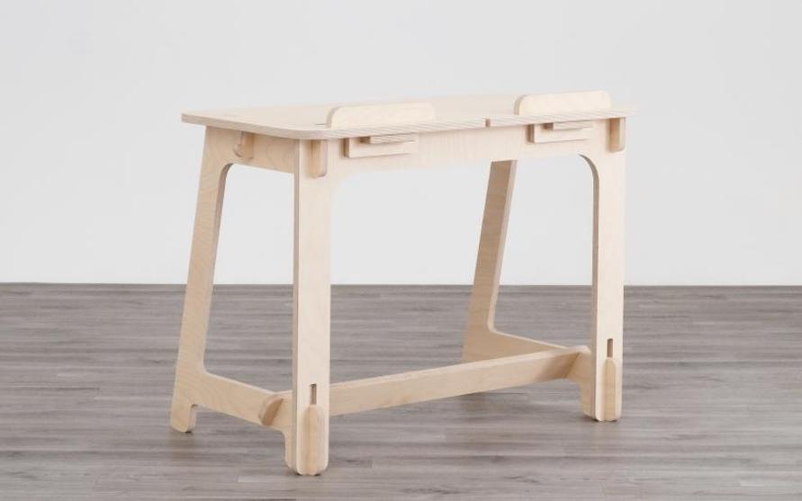 コアラのデスクとチェア、テレワークにちょうどよさそう！ どちらも5分で組み立てられるよ ROOMIE（ルーミー）