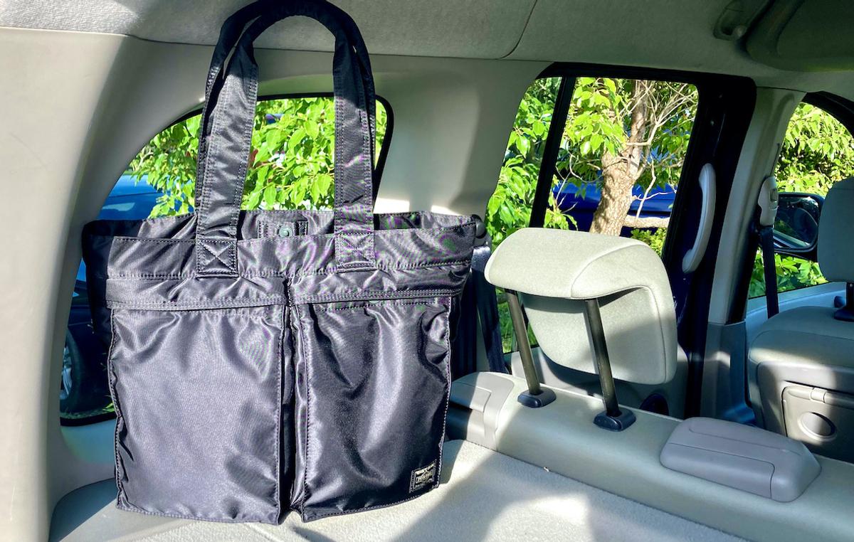 登場から38年間愛される大定番！ ポーター「タンカートート」の使い  