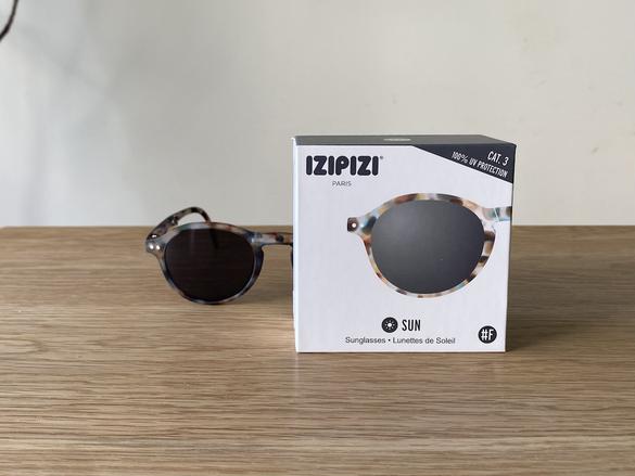 サングラスに苦手意識があったけど、IZIPIZIの折りたためるサングラス ...
