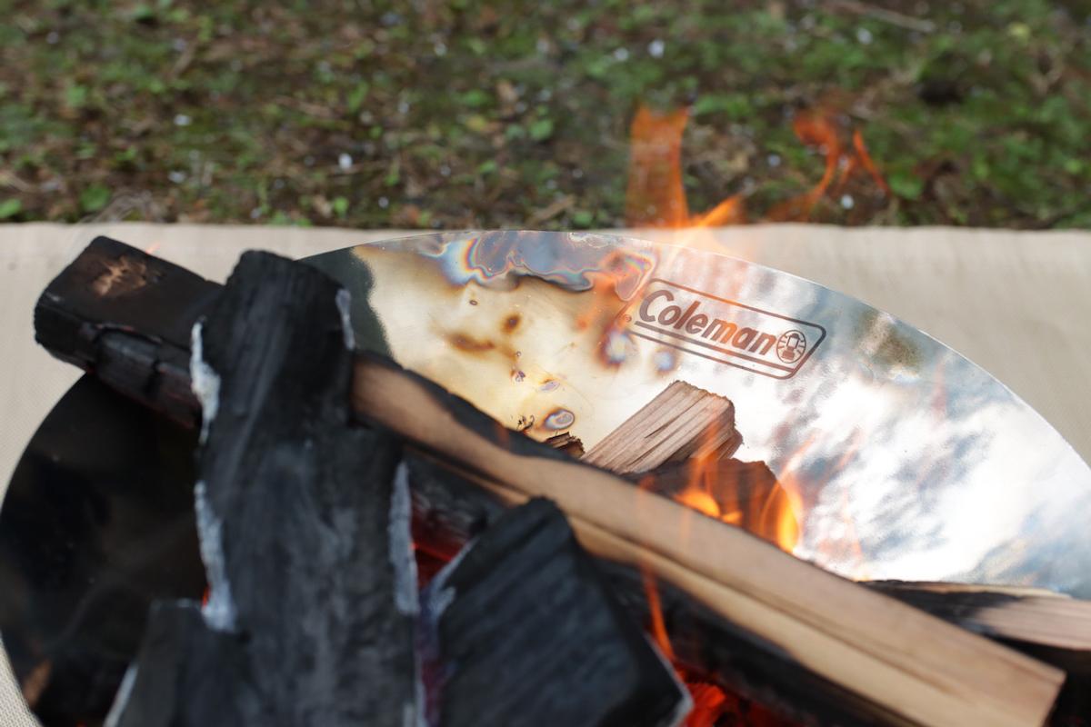 コールマン 「ファイアーディスクソロ」の焚き火