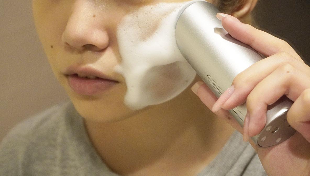 サロニアの「こすらない洗顔ブラシ」で、使用後の肌が柔らかく 