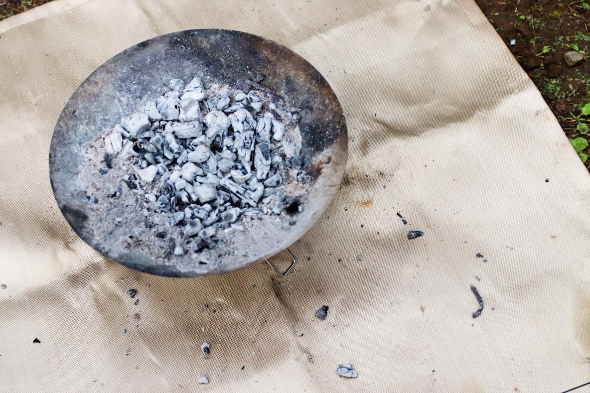 コールマンの焚き火シートがキャンプギアのスタメン入りを果たす