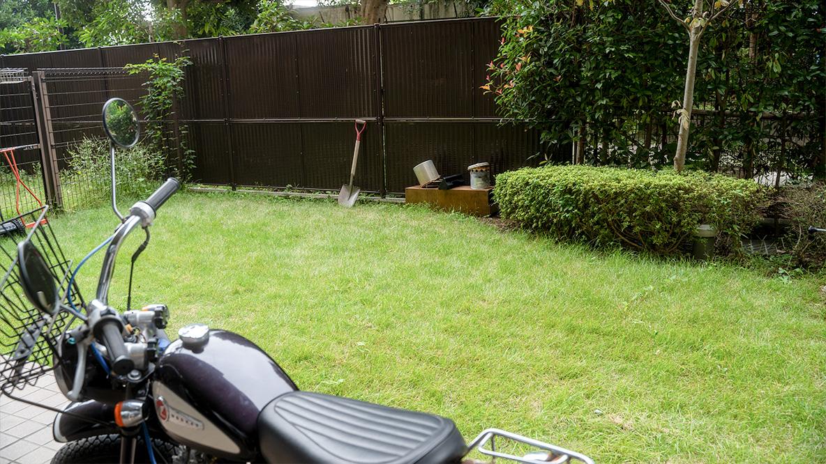 庭の手入れにはボッシュの「ナイロンワイヤー式芝刈り機」を使ってみて