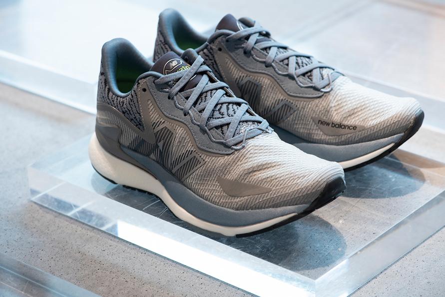 New Balanceの「LERATO」