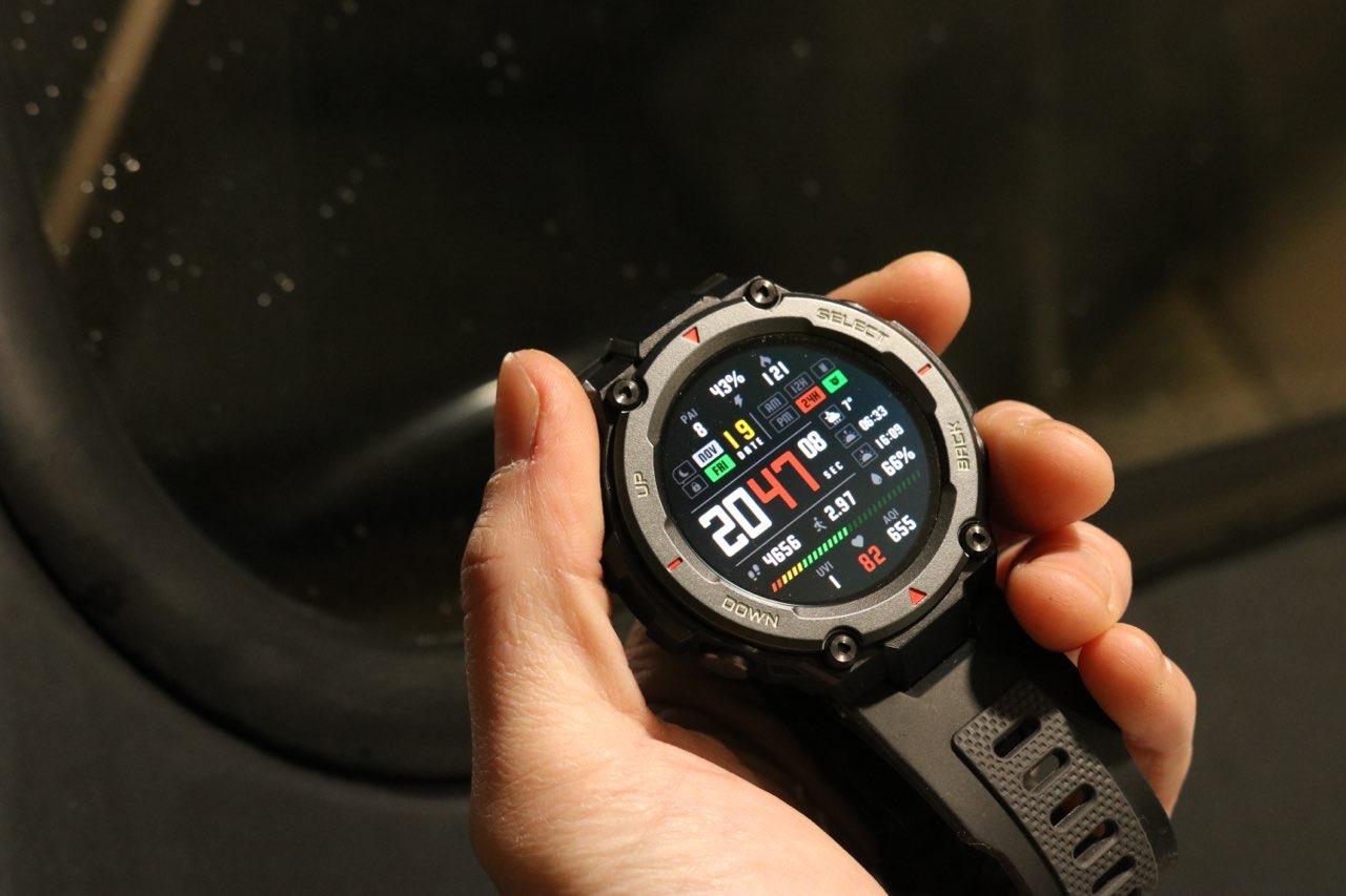 おまけ付き Amazfit T-REX Pro スマートウォッチ-