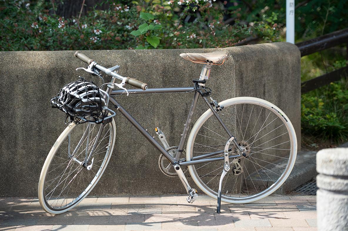 ロンドンで出会ったピストがきっかけで自転車好きに。いまは2台持ちでレースにも参戦するほどハマってます｜みんなの自転車 | ROOMIE（ルーミー）