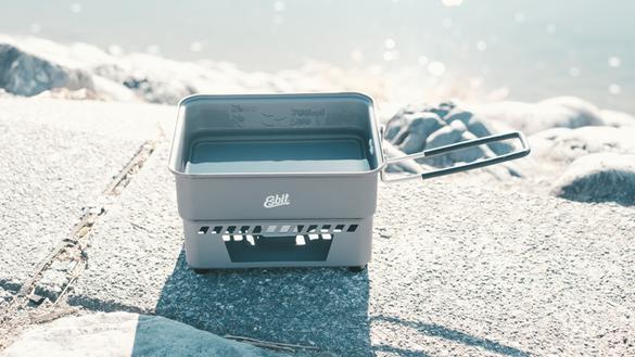 Esbit's cooker was the best item for eating ramen in the freezing outdoors  while huffing! | ROOMIE