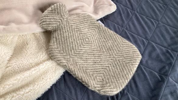 LAPUAN KANKURITの湯たんぽは、夏場も使える秘密があるんだ | ROOMIE