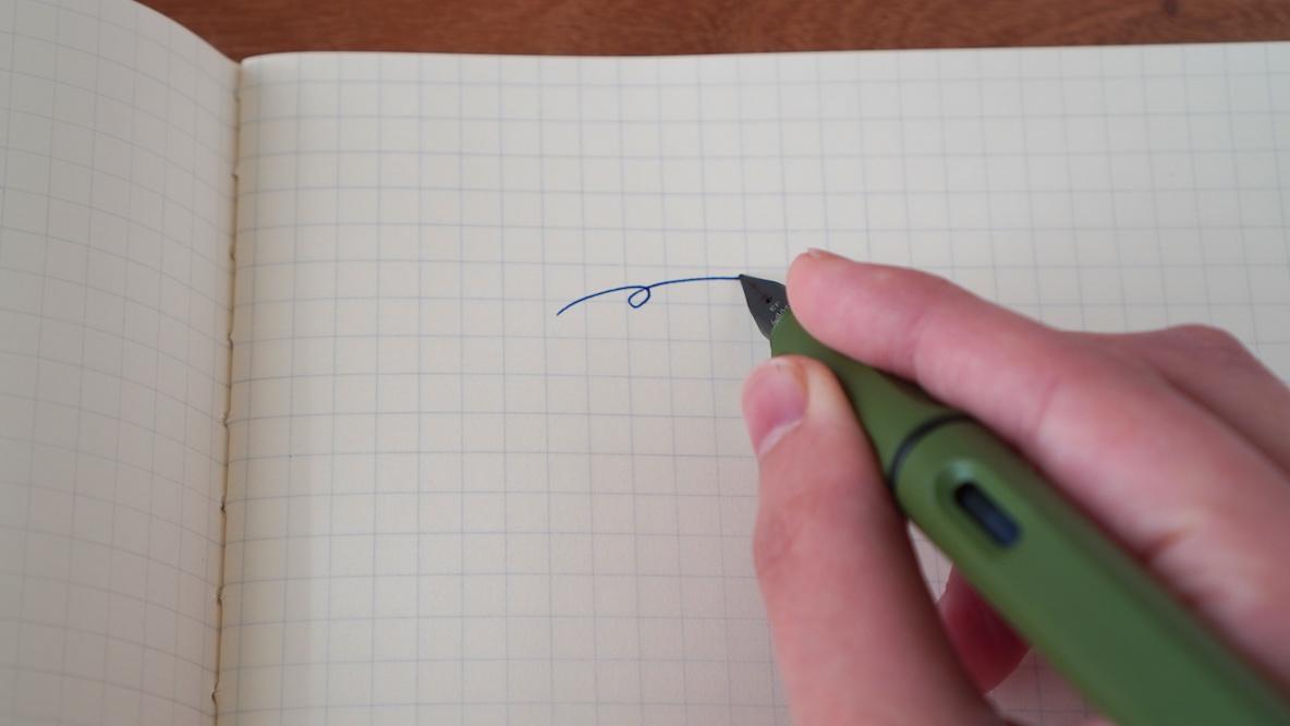 LAMY 試し書きのみ LAMYサファリ」で、手軽に万年筆デビューできた！この書き心地は