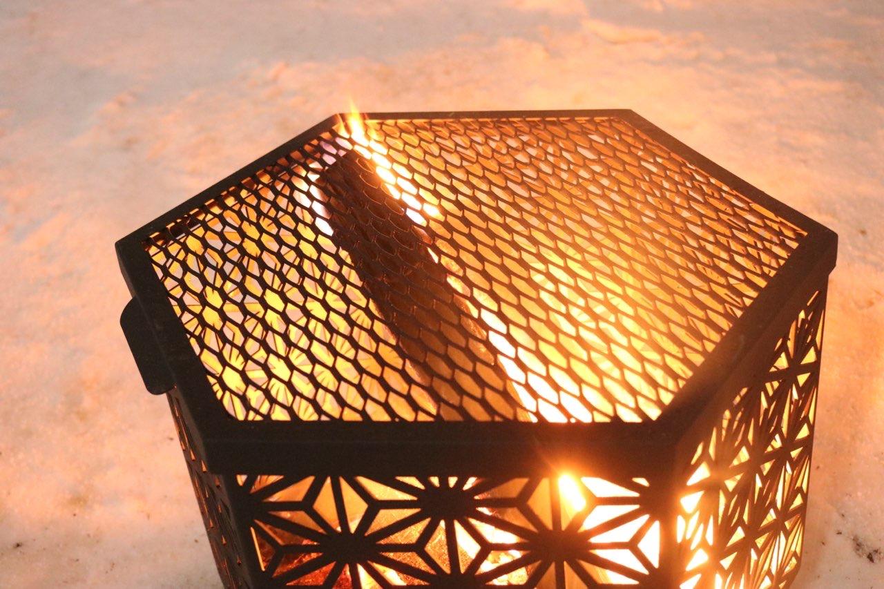 1つ3役の「焚き火台」が家でも大活躍する理由。思わず時間を忘れて眺め