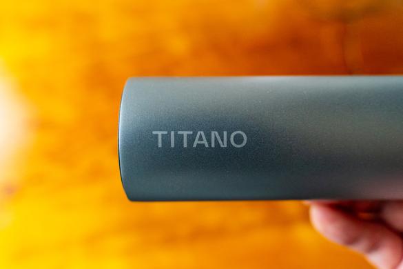 ポケットサイズの「チタン製ミニボトル」がコンビニコーヒーと