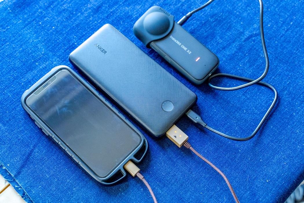 買った時は2万5000円でした。 充電器などの小物は全て揃っています！ 買った時は2万5000円でした。 充電器などの小物は全て揃っています！