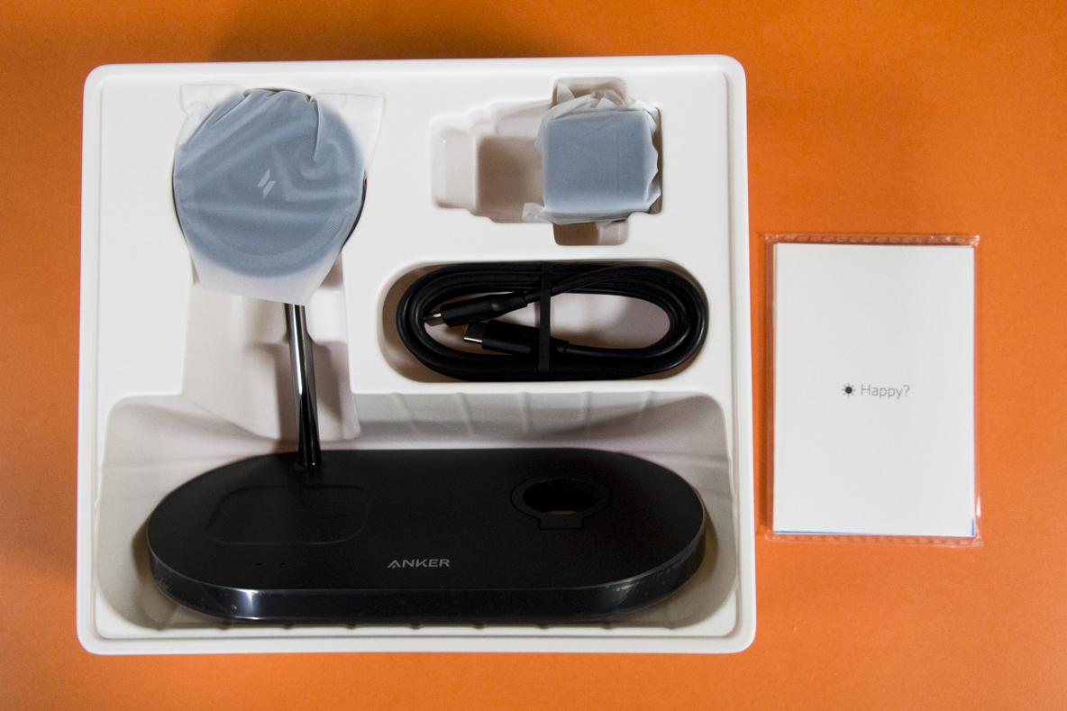 Ankerの新製品「3-in-1ワイヤレス充電ステーション」を寝室に