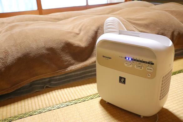 シャープの布団乾燥機は「あたため・消臭乾燥・空気清浄」の3役で活躍 