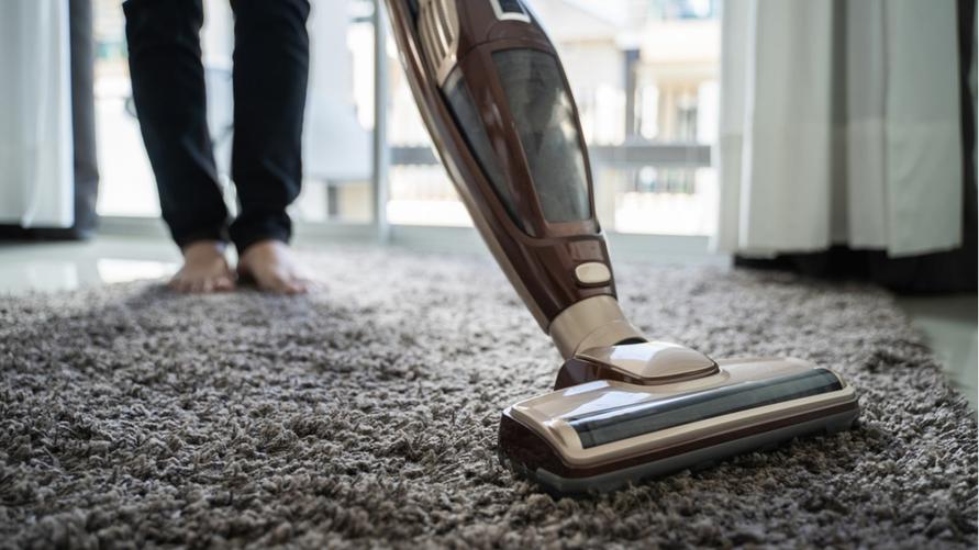 一人暮らしに最適な掃除機は？コードレスなど種類、コスパから選ぶおすすめ15選 | ROOMIE（ルーミー）