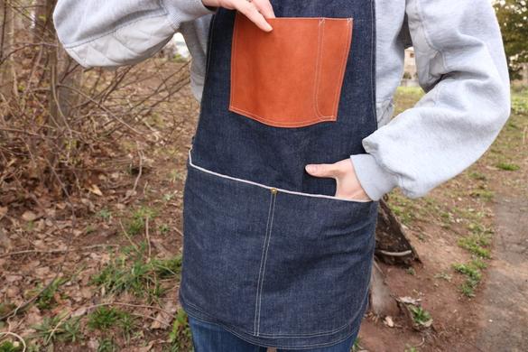 キャンプで使いたい「エプロン」はコレ！ガシガシ使っても安心な理由は