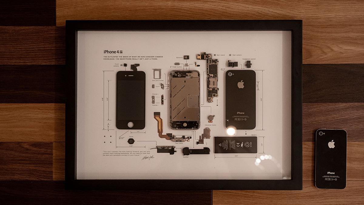 懐かしの「iPhone4S」がインテリアになる！ 話題のアート「GRID」 を 