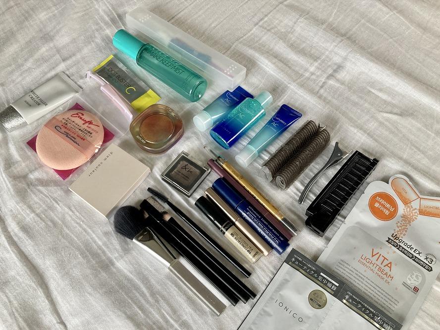 無印 コスメ類多数 無印良品のナイロンメイクボックス、優秀すぎ！ 小さく見えて大容量