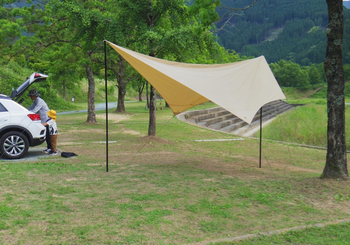 デイキャンプにハマるきっかけになったハイランダーのタープ。テント 