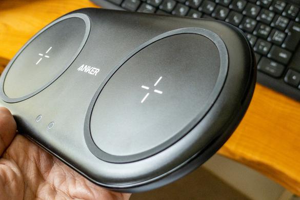 Ankerの2台同時にワイヤレス充電できちゃうガジェット、AirPods Ankerの2台同時にワイヤレス充電できちゃうガジェット、AirPods