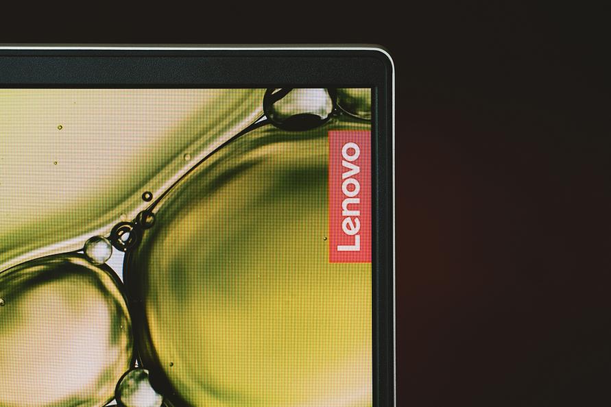 Lenovo「IdeaPad Slim 550」